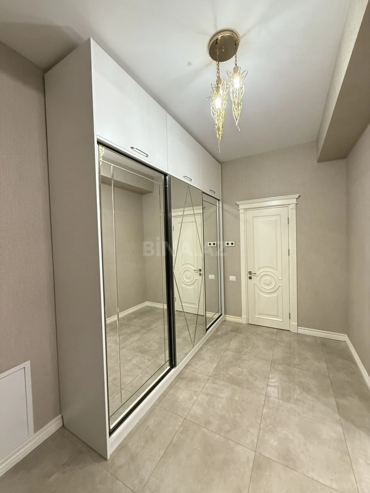 Satılır 2 otaqlı mənzil 64 m²