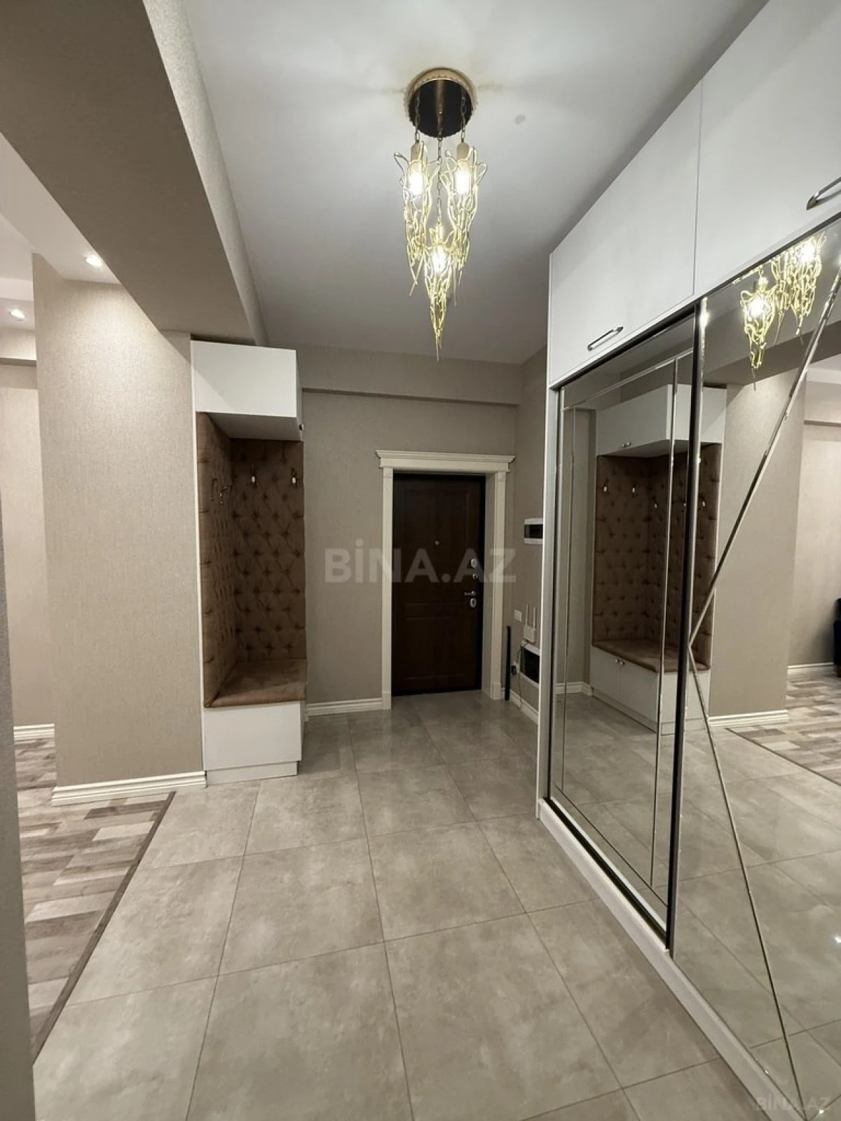 Satılır 2 otaqlı mənzil 64 m²