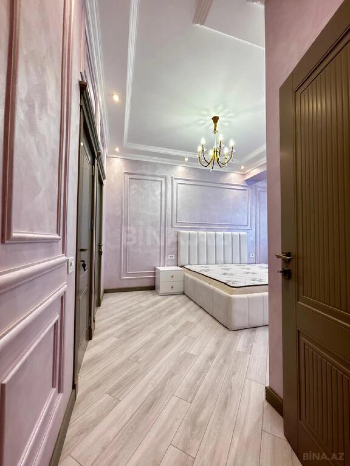 Satılır 4 otaqlı mənzil 165.7 m²