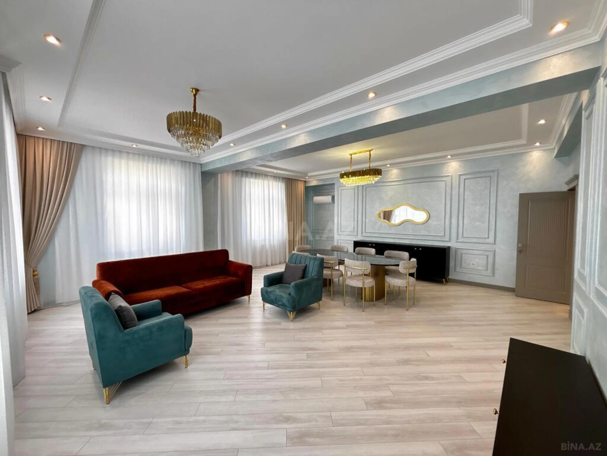 Satılır 4 otaqlı mənzil 165.7 m²