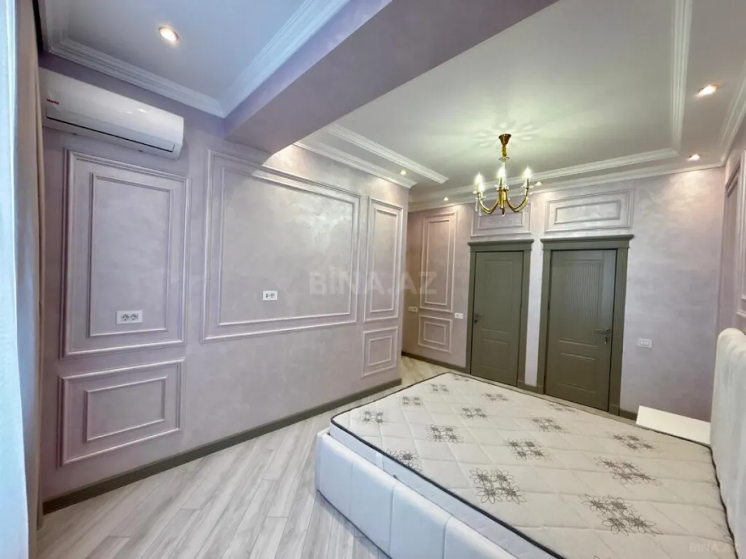 Satılır 4 otaqlı mənzil 165.7 m²