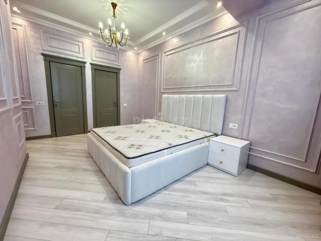 Satılır 4 otaqlı mənzil 165.7 m²