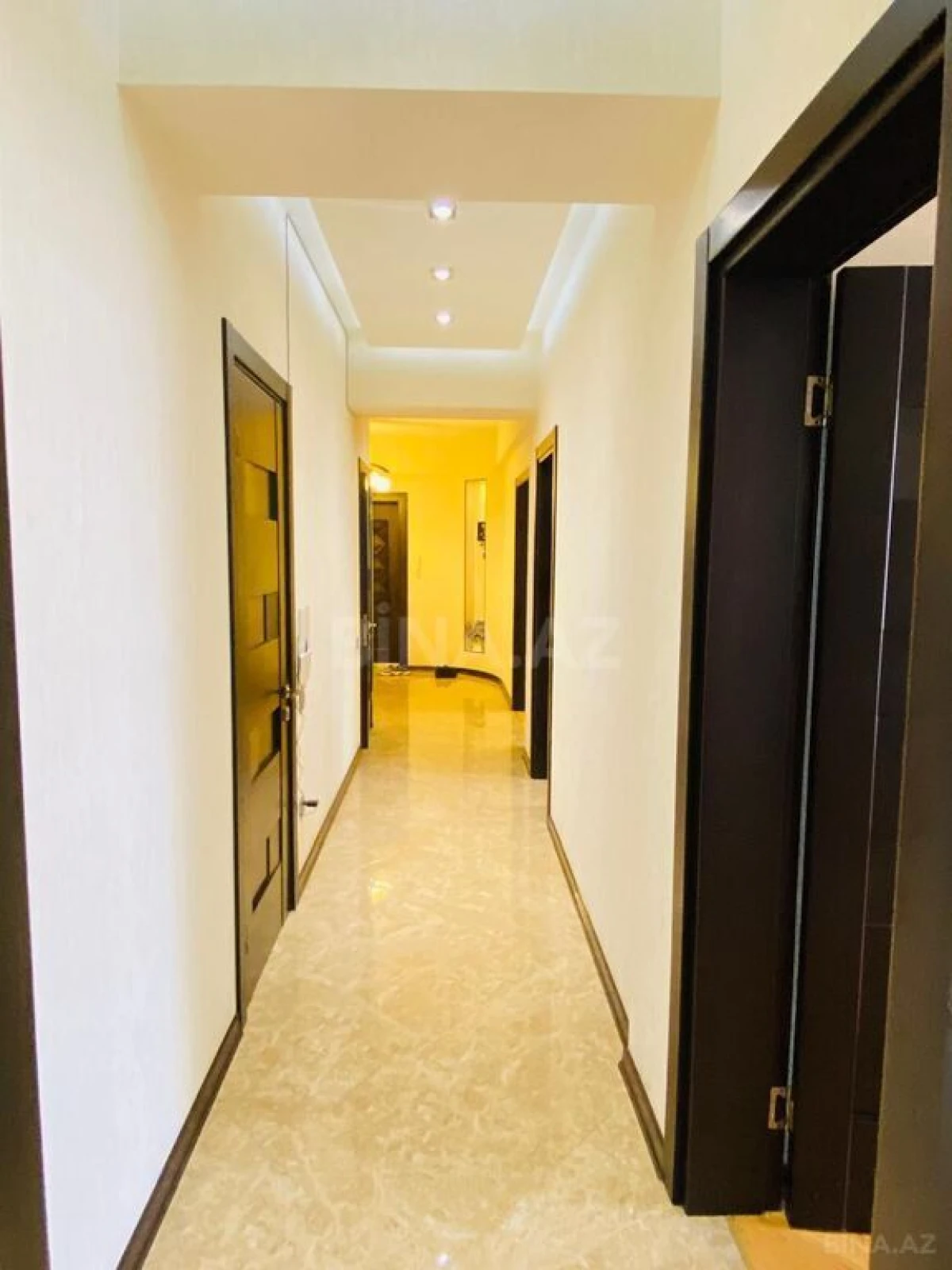 Satılır 3 otaqlı mənzil 115 m²