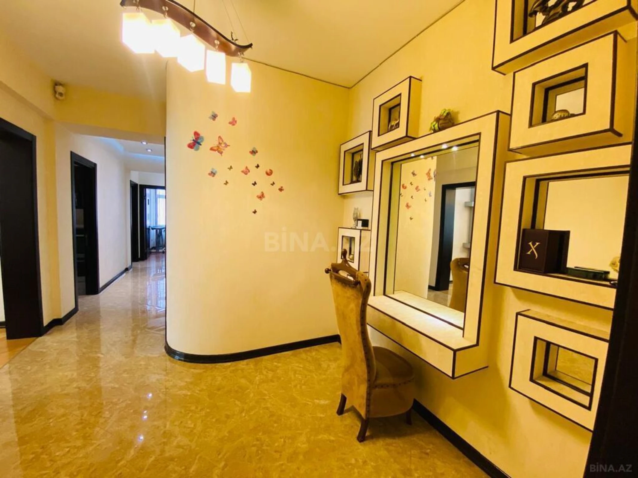 Satılır 3 otaqlı mənzil 115 m²