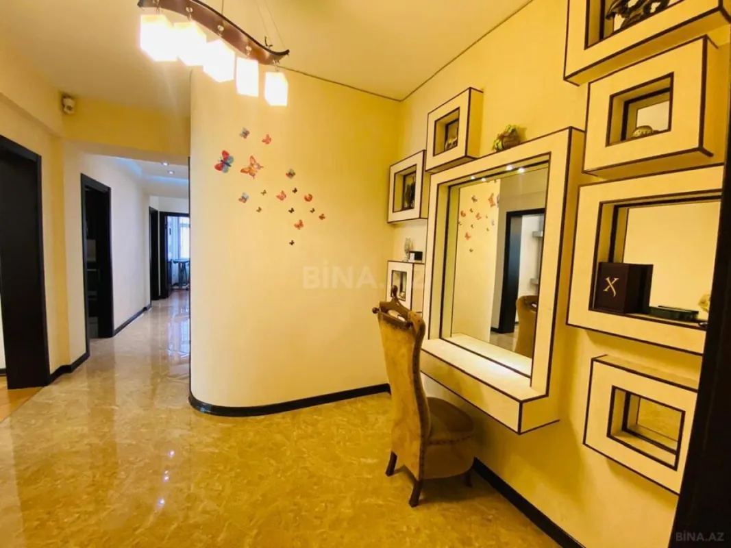 Satılır 3 otaqlı mənzil 115 m²