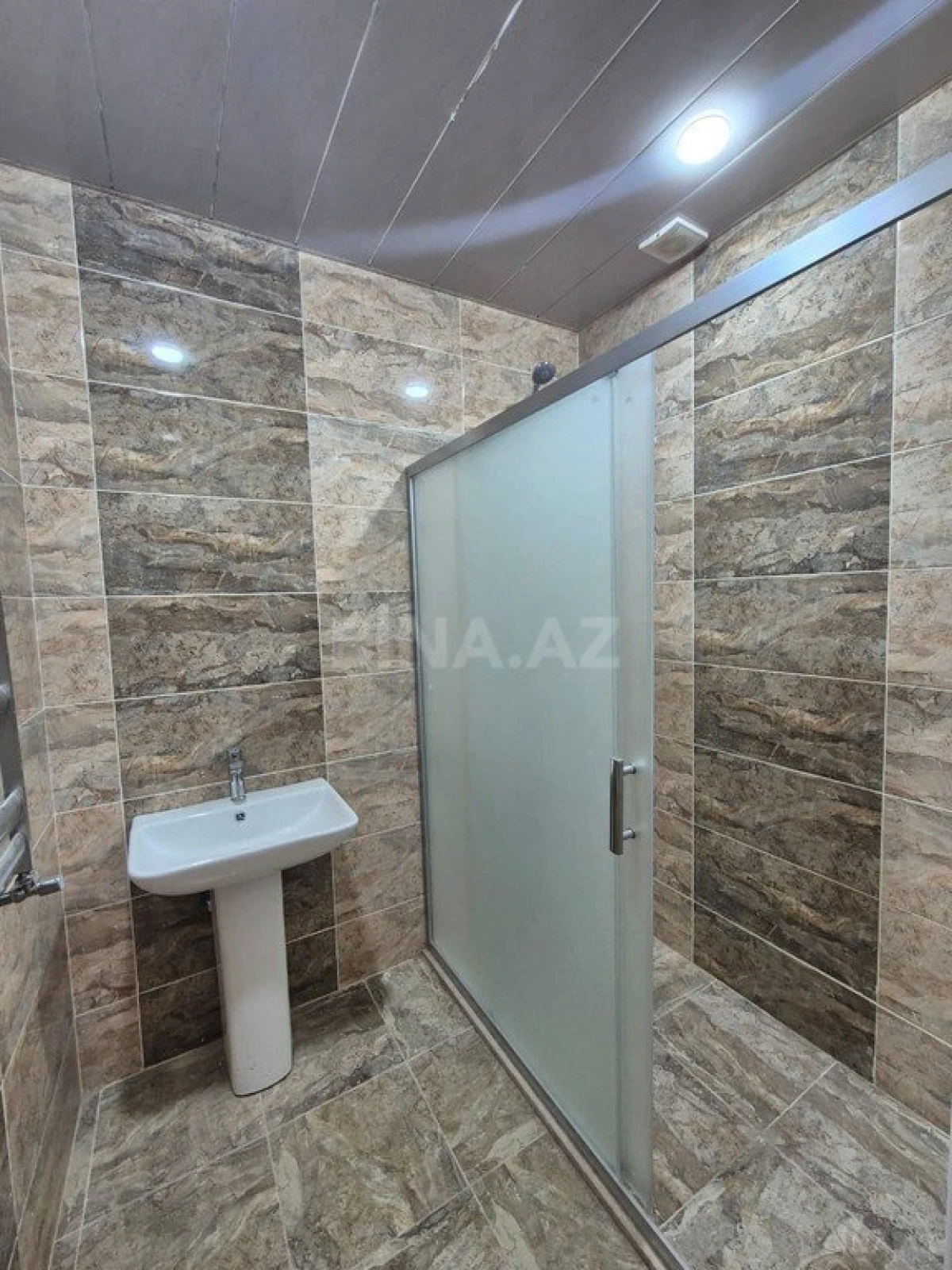 Satılır 3 otaqlı mənzil 120 m²