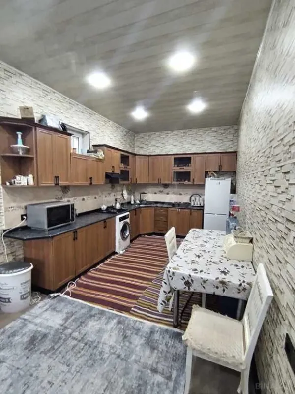 Satılır 6 otaqlı həyət evi 260 m²