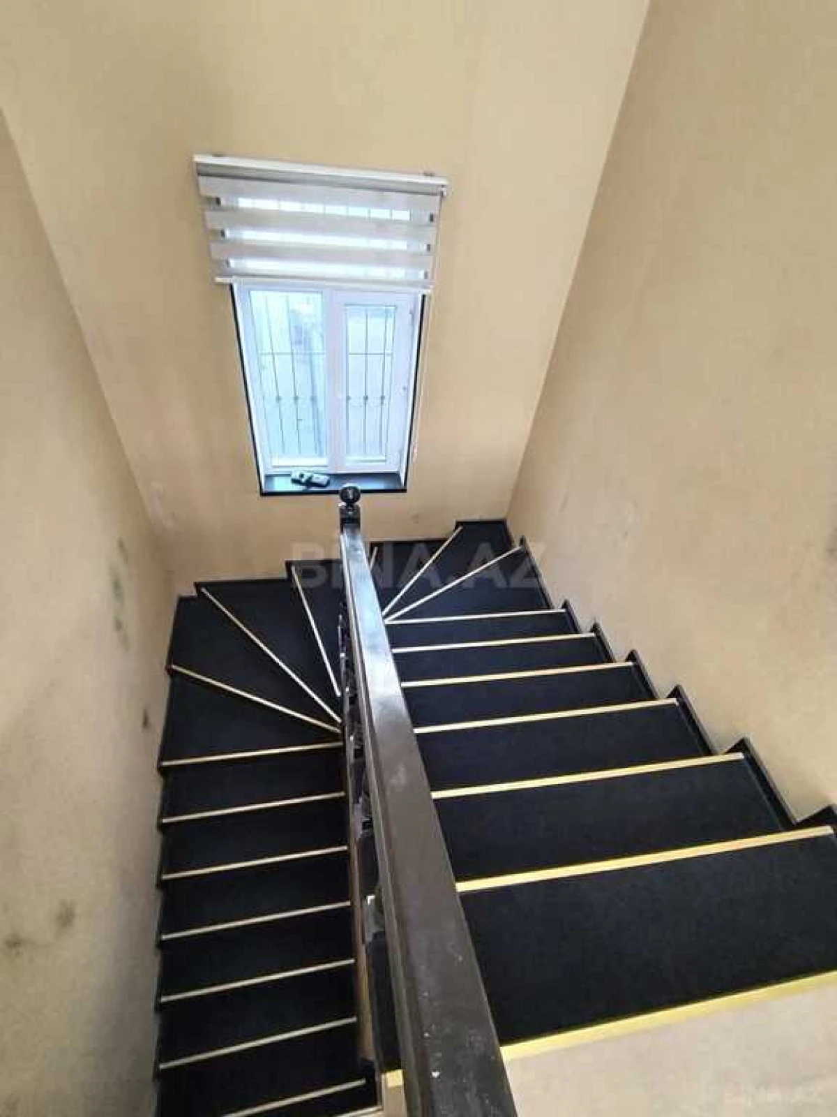 Satılır 6 otaqlı həyət evi 260 m²