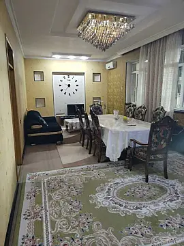 Satılır 6 otaqlı həyət evi 260 m²