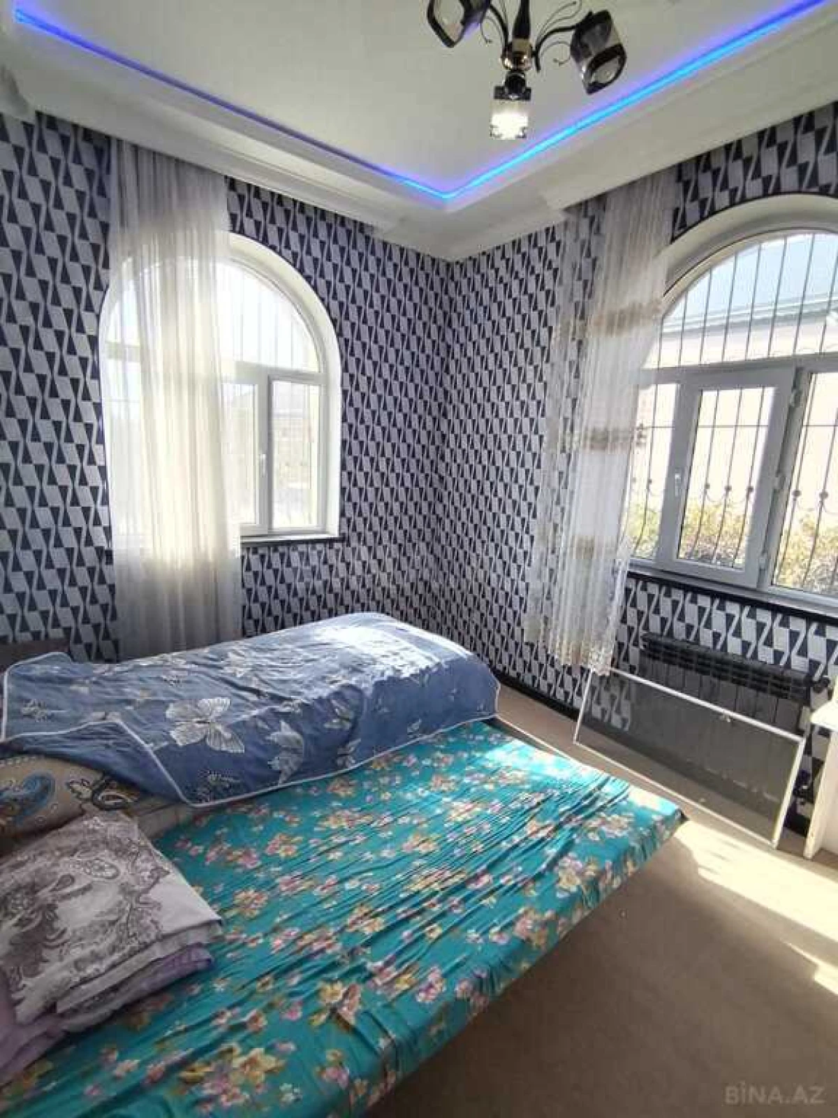 Satılır 6 otaqlı həyət evi 260 m²