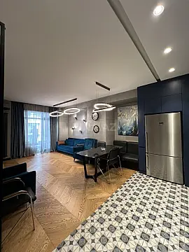 Satılır 4 otaqlı mənzil 147 m²