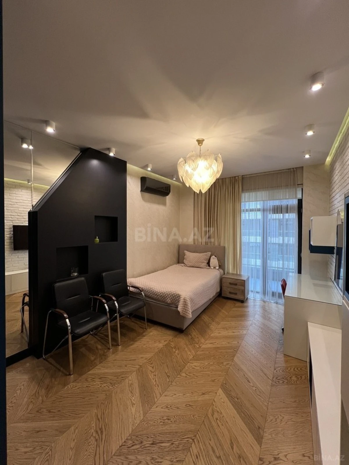 Satılır 4 otaqlı mənzil 147 m²