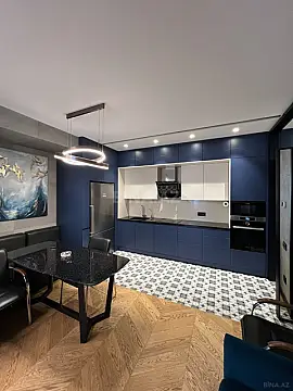 Satılır 4 otaqlı mənzil 147 m²