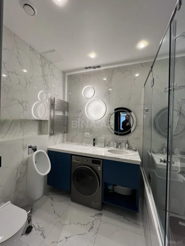 Satılır 4 otaqlı mənzil 147 m²