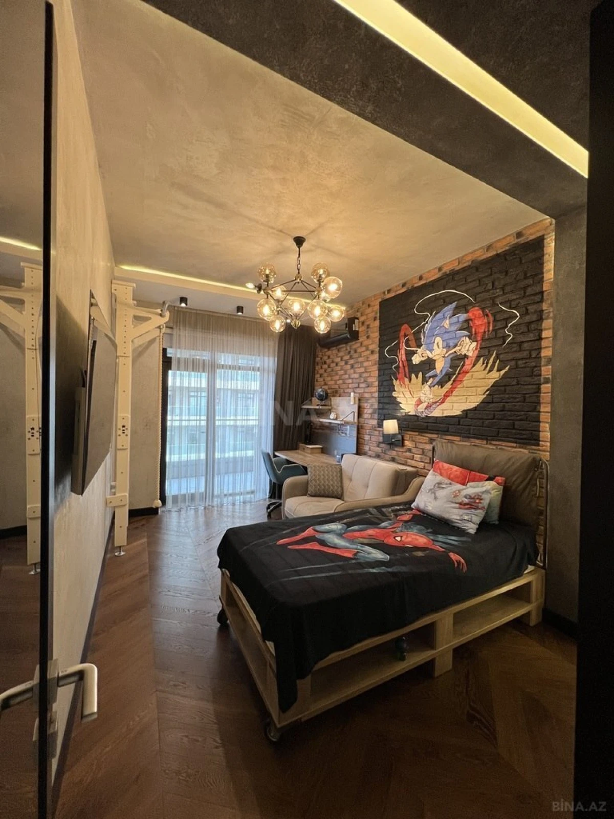 Satılır 4 otaqlı mənzil 147 m²