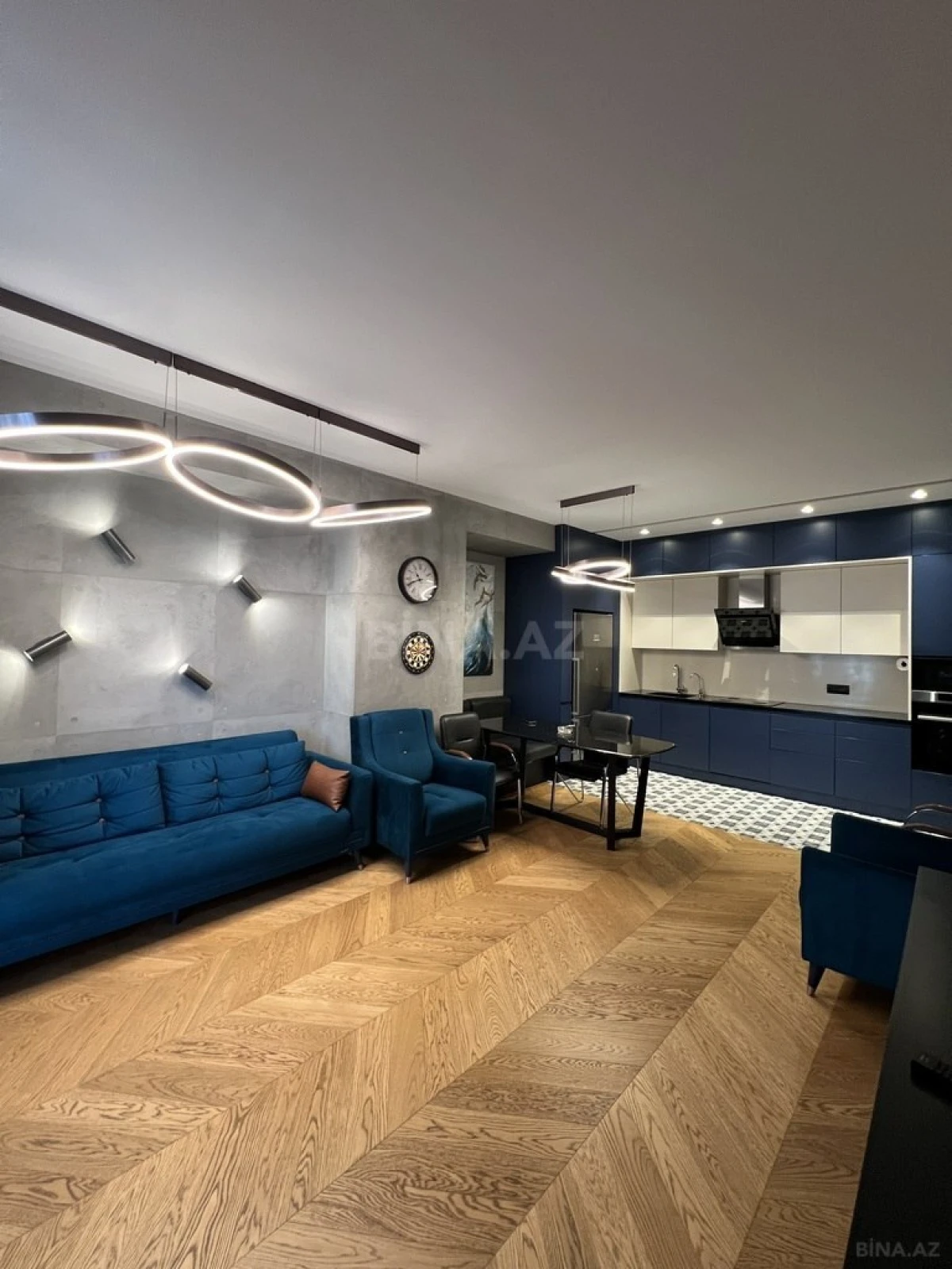 Satılır 4 otaqlı mənzil 147 m²