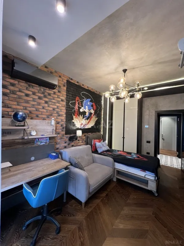 Satılır 4 otaqlı mənzil 147 m²