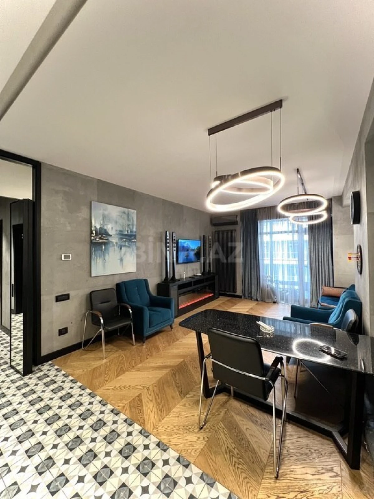 Satılır 4 otaqlı mənzil 147 m²