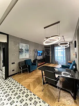Satılır 4 otaqlı mənzil 147 m²