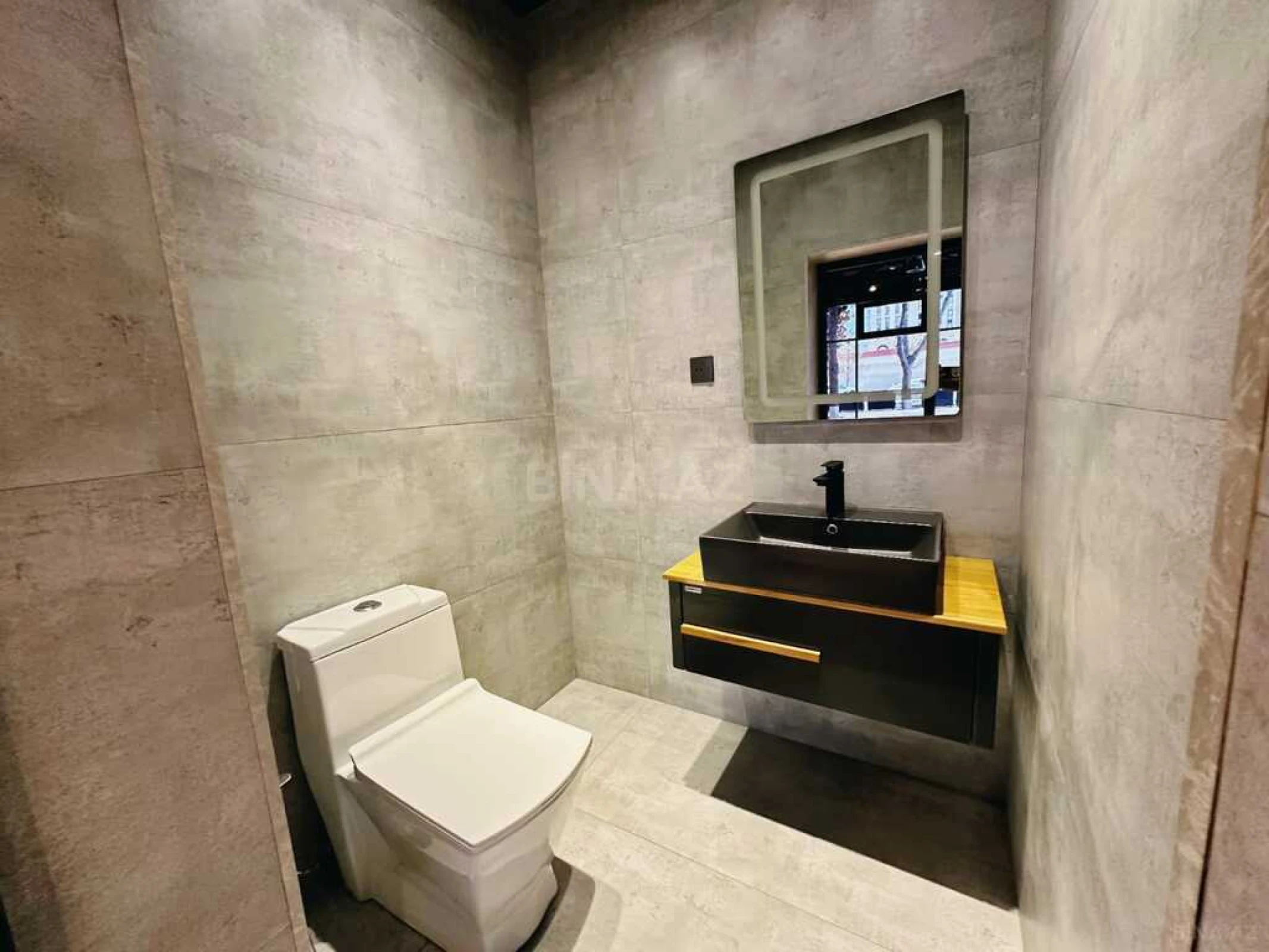 Kirayə verilir 20 otaqlı ofis 1000 m²