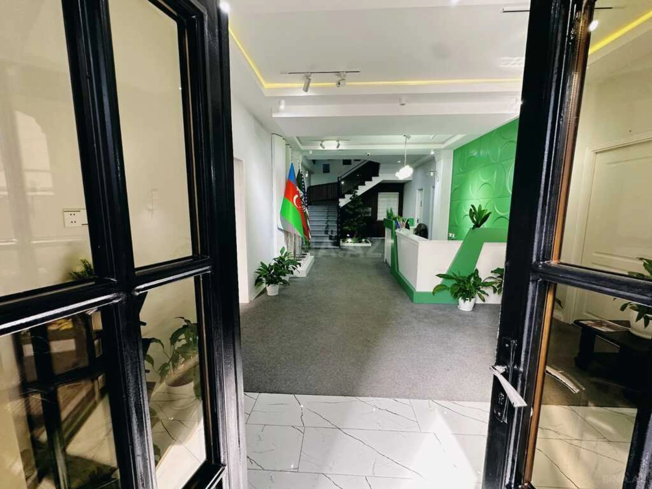 Kirayə verilir 20 otaqlı ofis 1000 m²