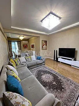 Satılır 3 otaqlı mənzil 110 m²