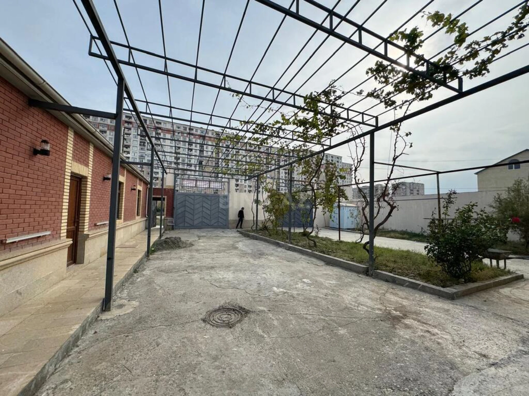 Satılır obyekt 1500 m²
