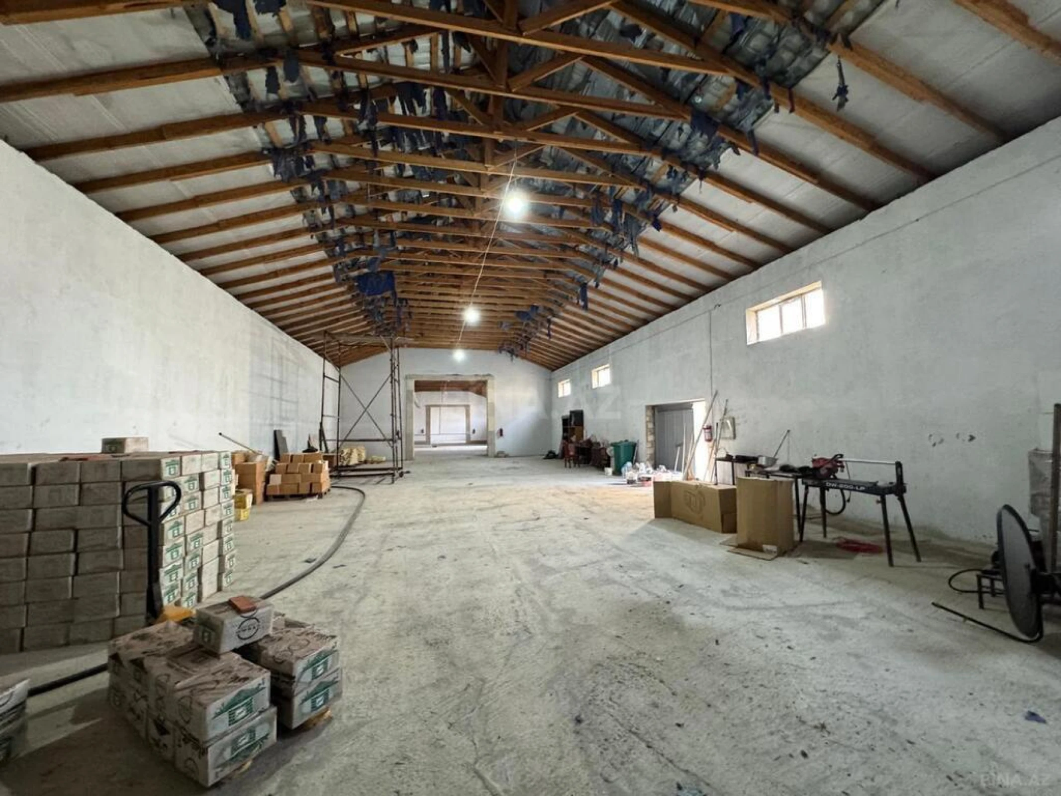 Satılır obyekt 1500 m²