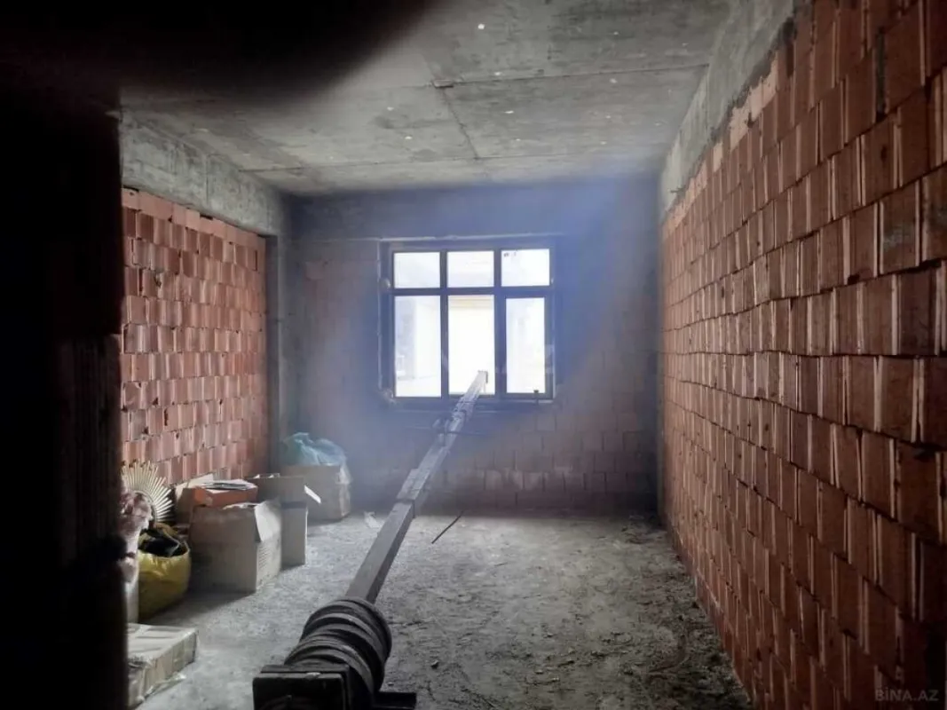 Satılır 3 otaqlı mənzil 145.8 m²