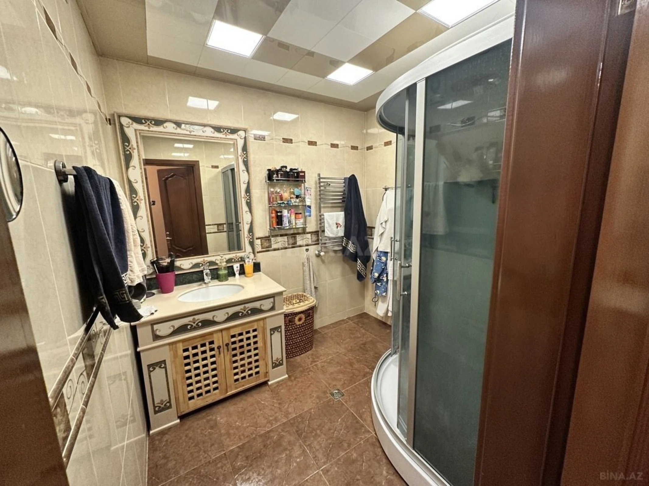 Satılır 3 otaqlı mənzil 128 m²