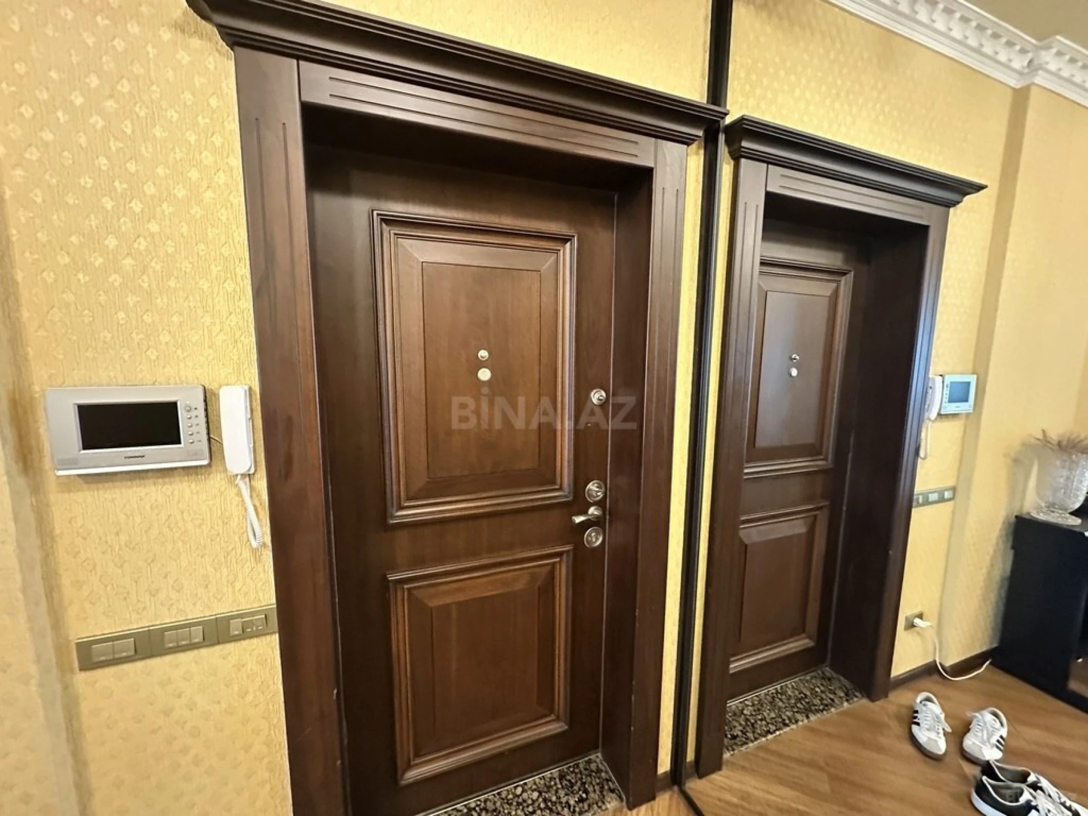 Satılır 3 otaqlı mənzil 128 m²