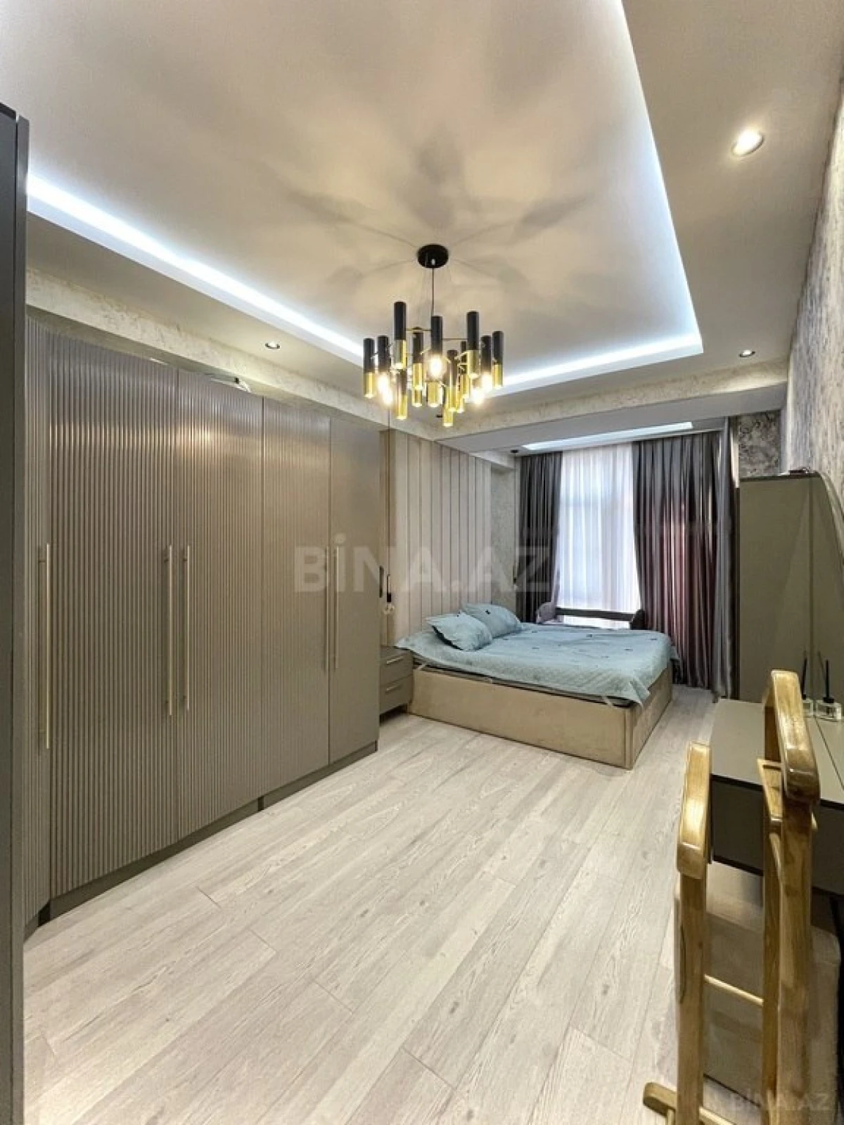 Satılır 3 otaqlı mənzil 101 m²