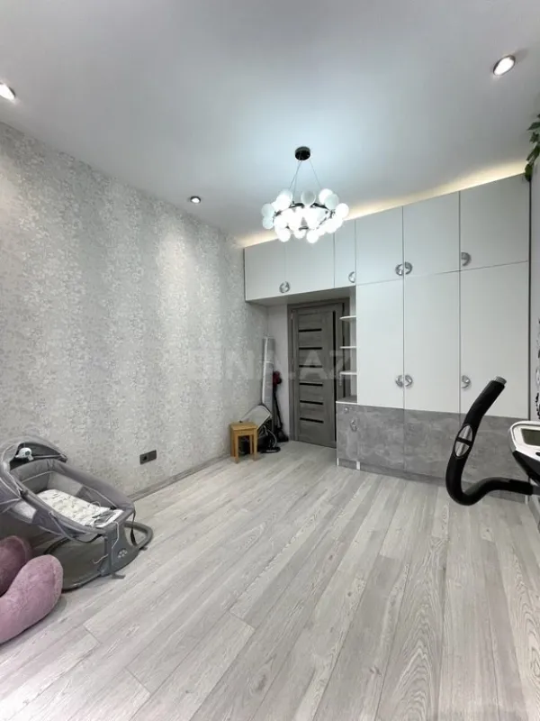 Satılır 3 otaqlı mənzil 101 m²