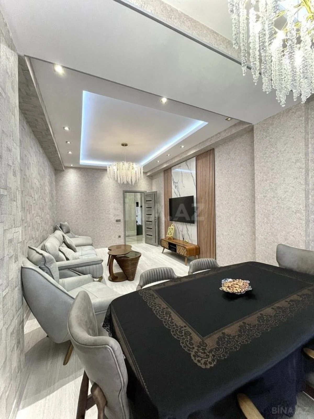 Satılır 3 otaqlı mənzil 101 m²