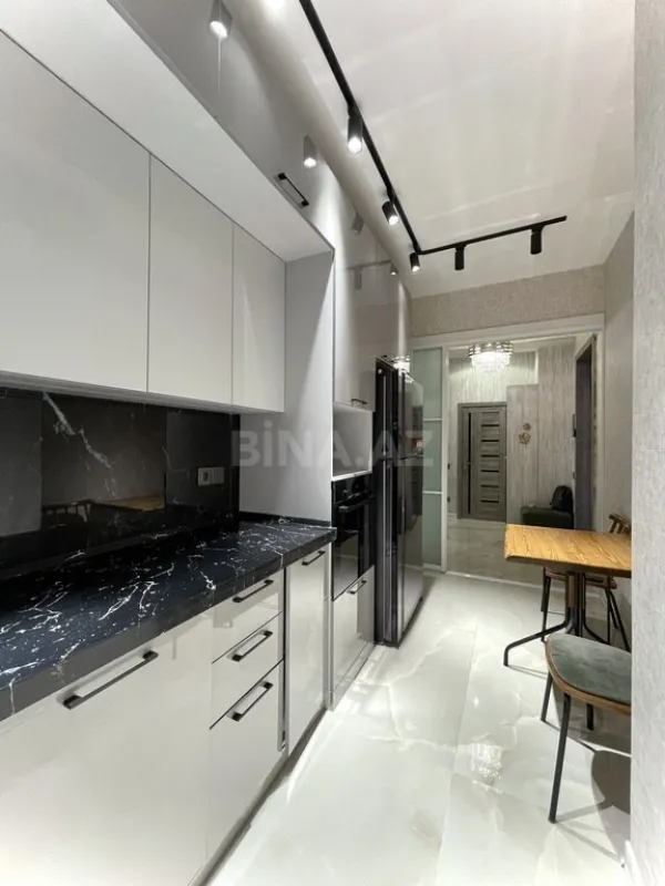 Satılır 3 otaqlı mənzil 101 m²