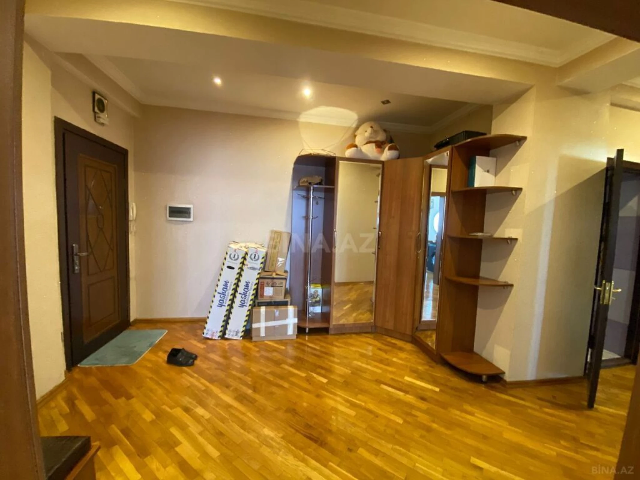 Satılır 2 otaqlı mənzil 84 m²