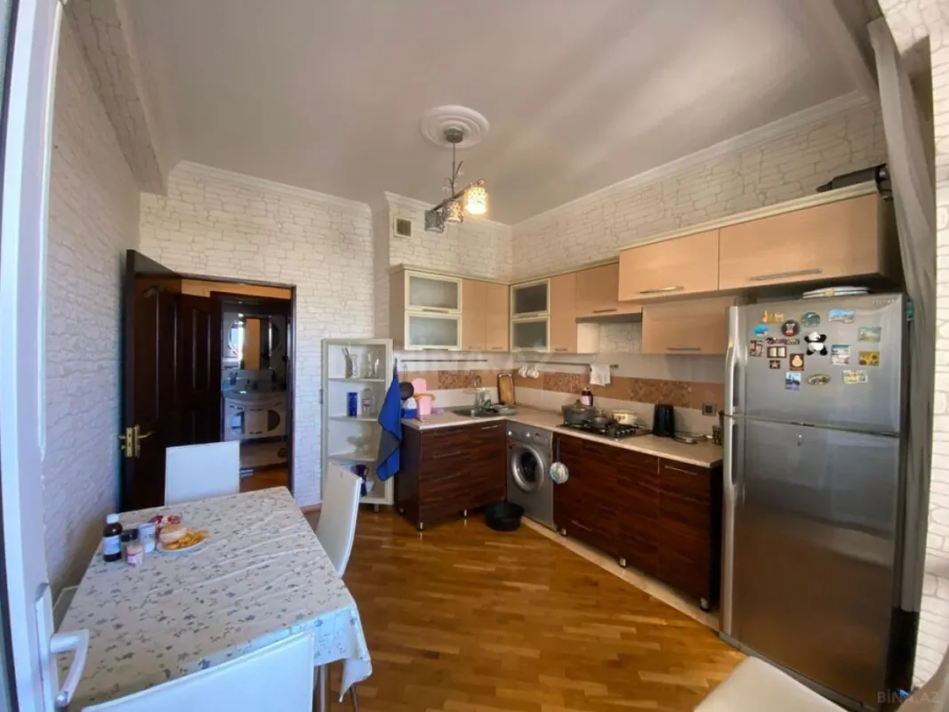 Satılır 2 otaqlı mənzil 84 m²