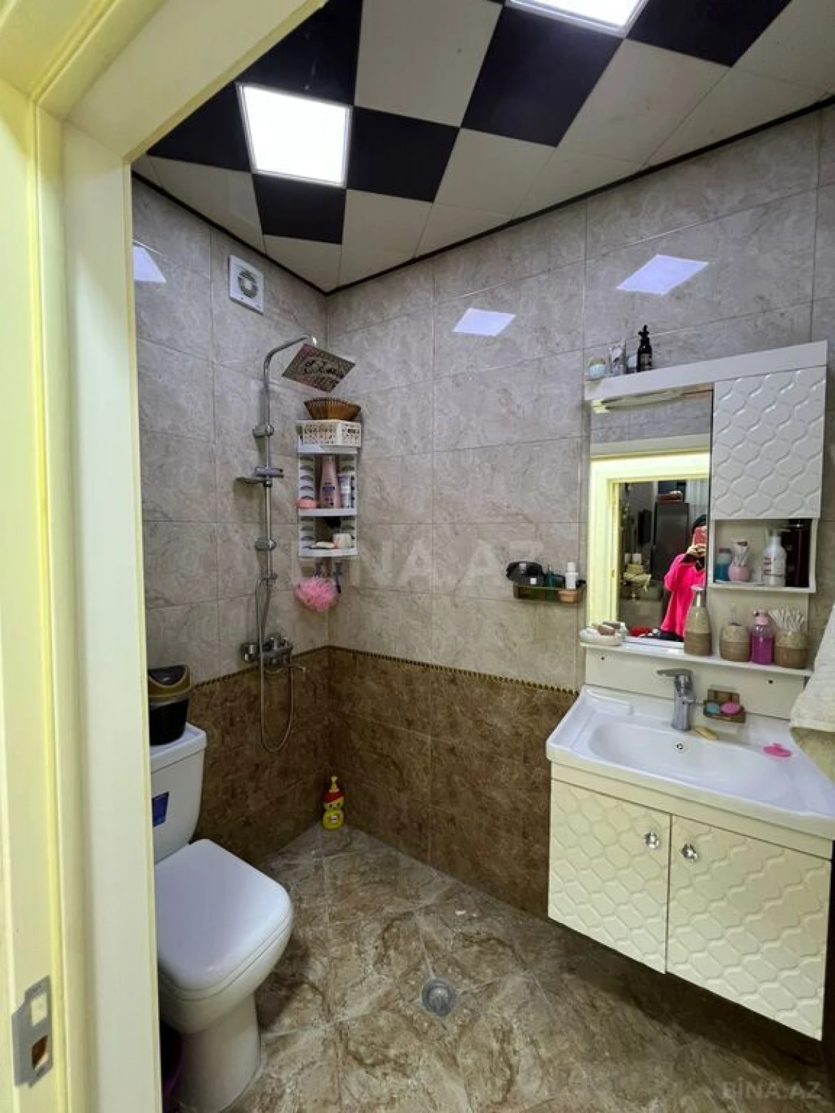 Satılır 2 otaqlı mənzil 63 m²