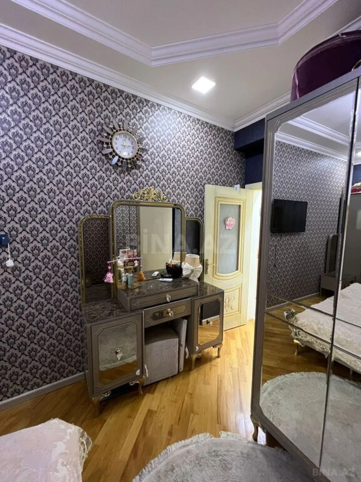 Satılır 2 otaqlı mənzil 63 m²