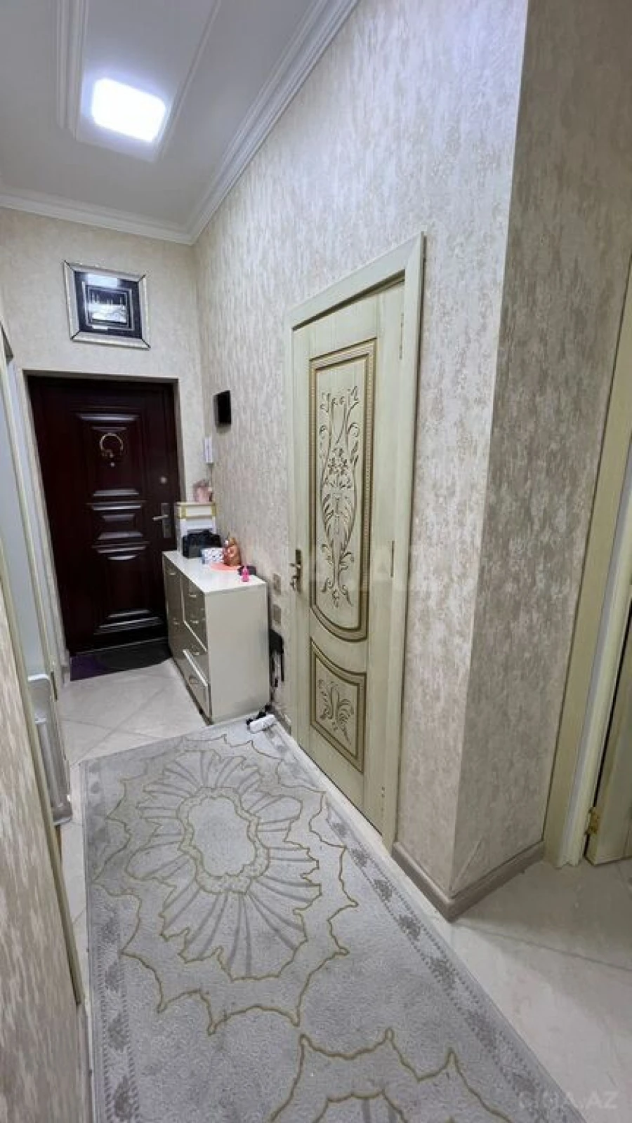 Satılır 2 otaqlı mənzil 63 m²