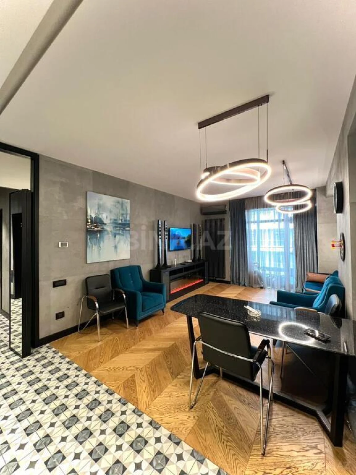 Satılır 4 otaqlı mənzil 147 m²