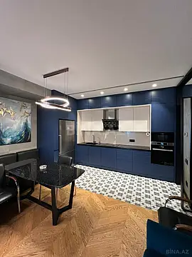 Satılır 4 otaqlı mənzil 147 m²