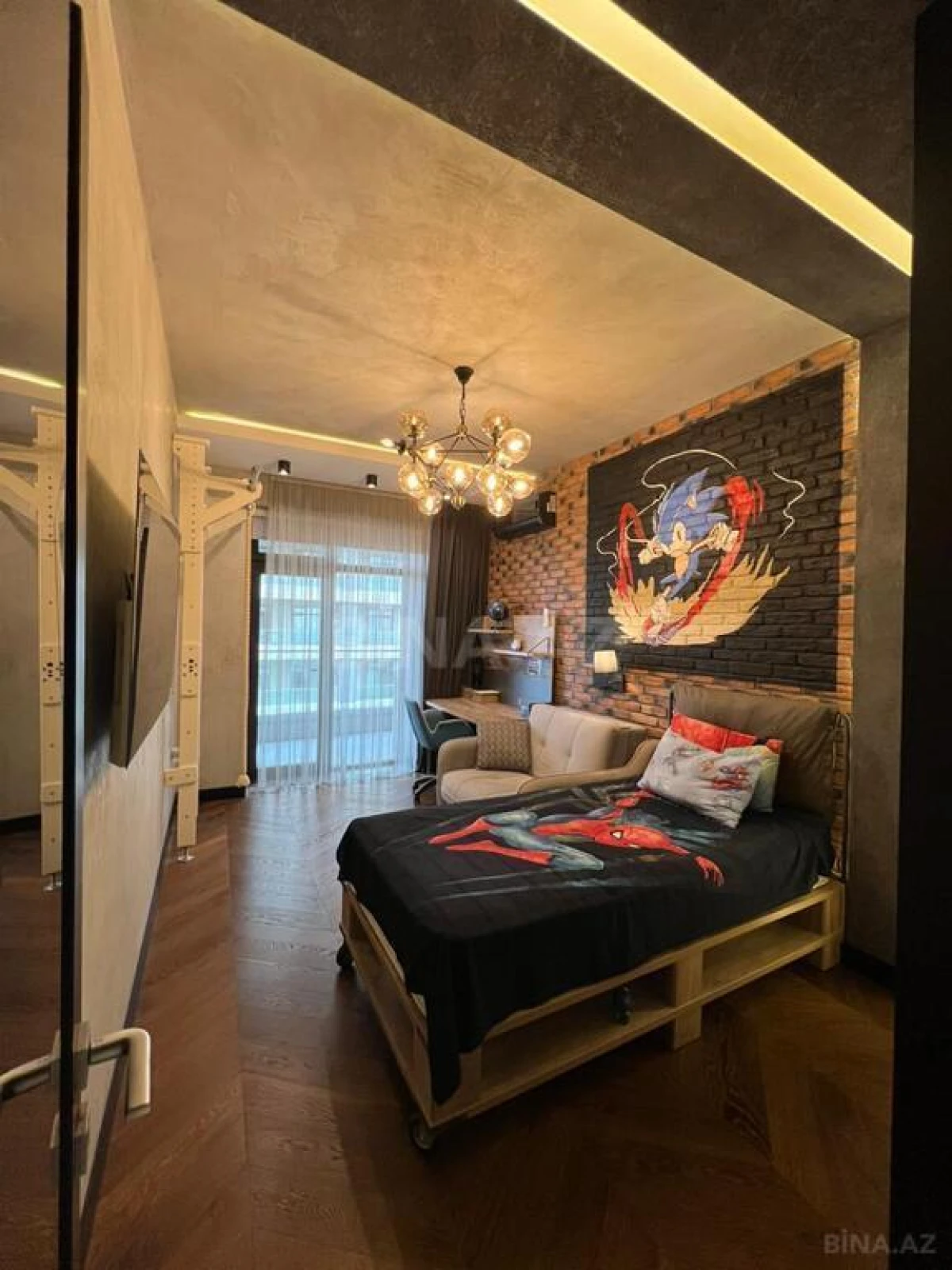 Satılır 4 otaqlı mənzil 147 m²
