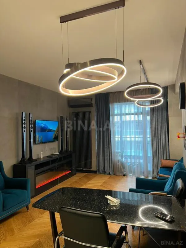 Satılır 4 otaqlı mənzil 147 m²
