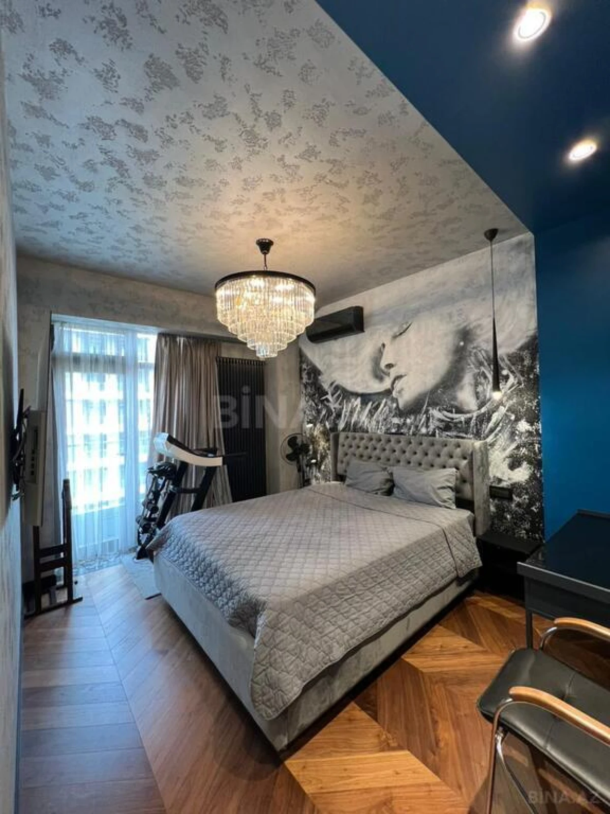 Satılır 4 otaqlı mənzil 147 m²