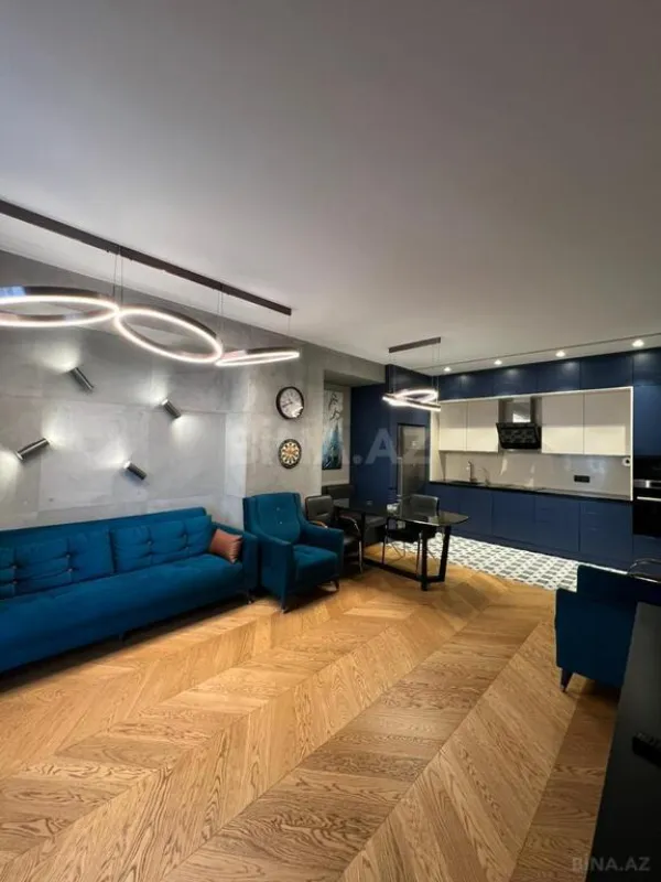 Satılır 4 otaqlı mənzil 147 m²