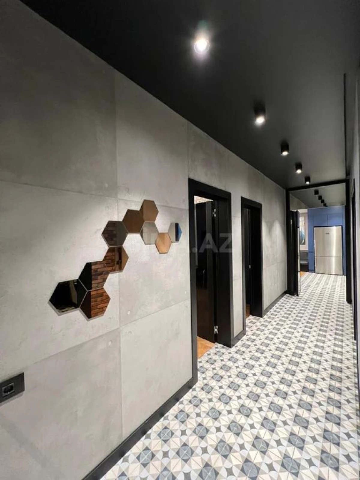 Satılır 4 otaqlı mənzil 147 m²