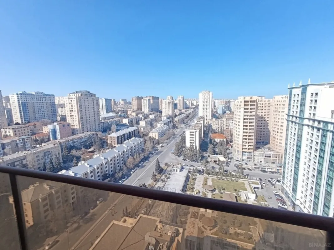 Satılır 3 otaqlı mənzil 139 m²