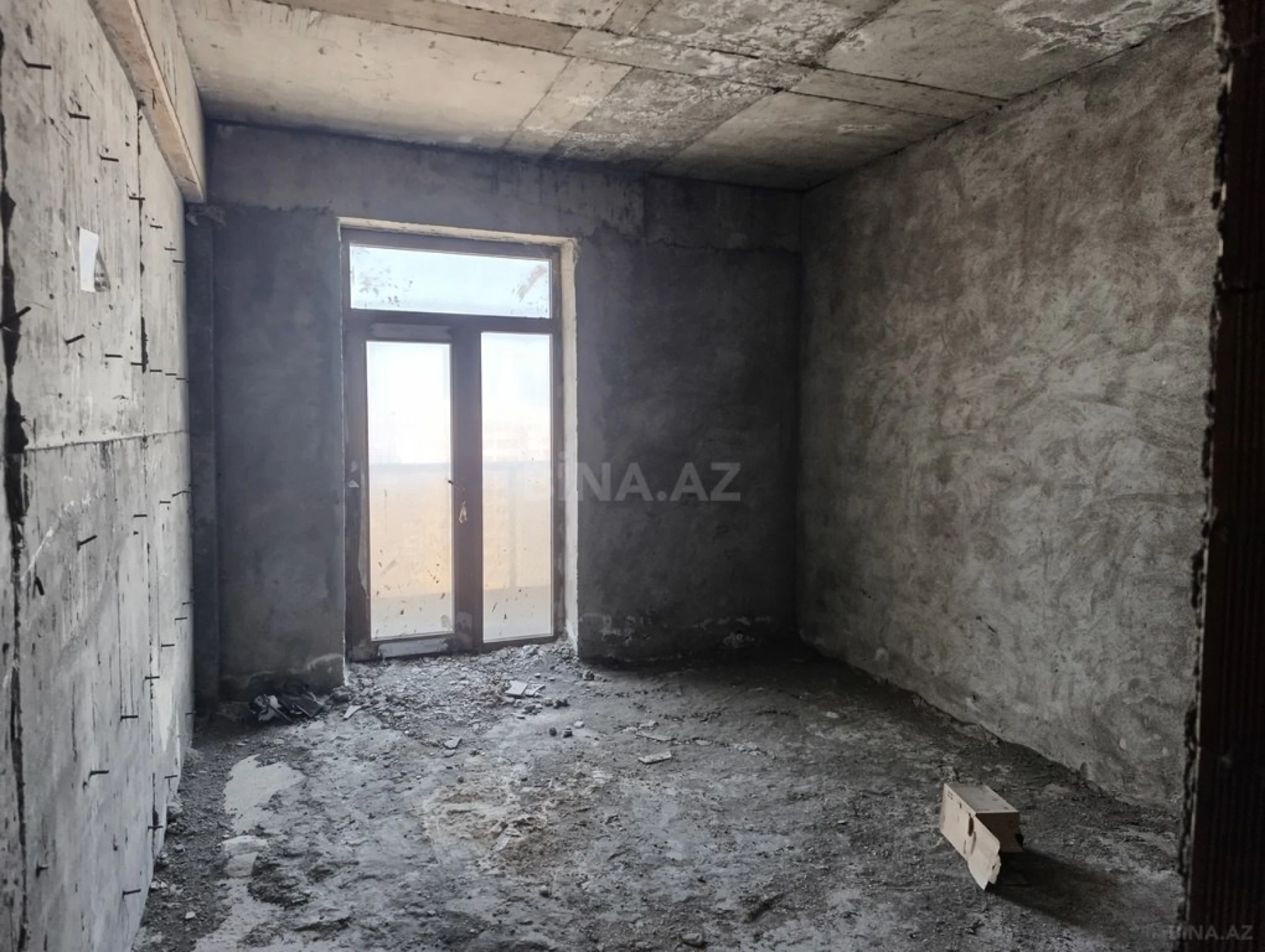 Satılır 3 otaqlı mənzil 139 m²