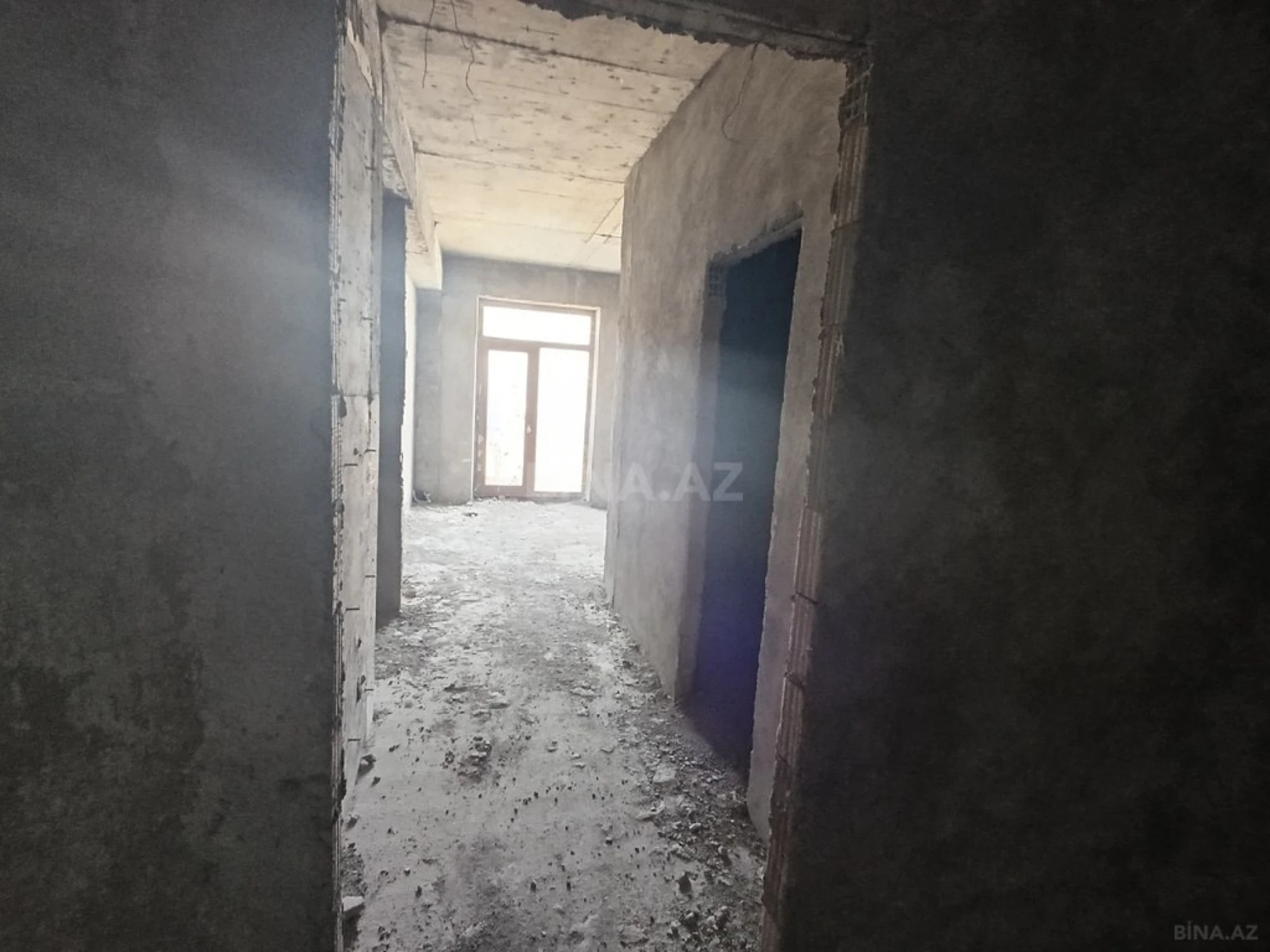 Satılır 3 otaqlı mənzil 139 m²